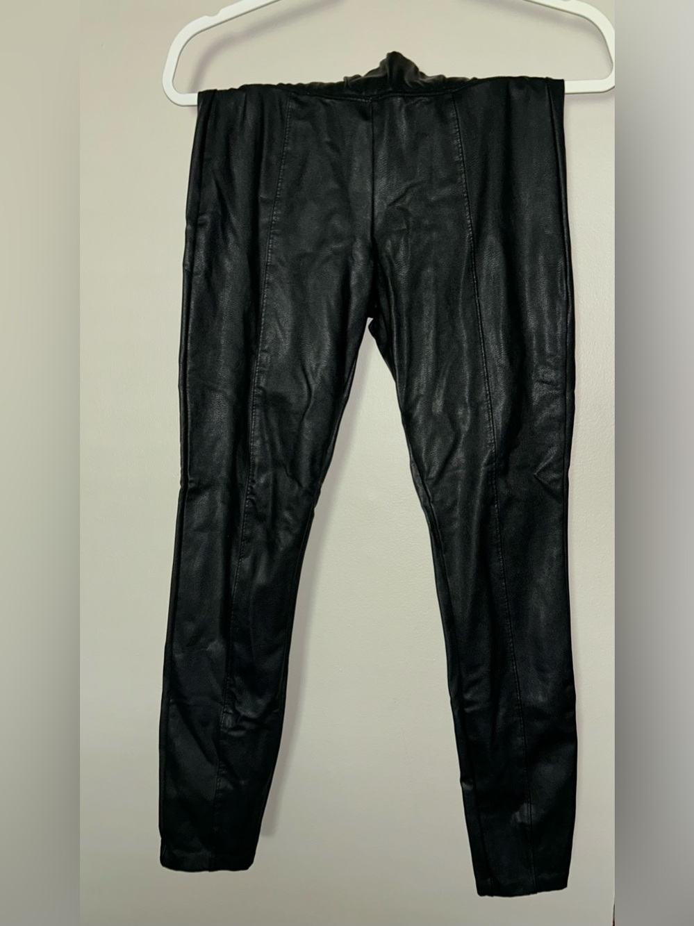 Old Navy Black Faux Leather-Look Leggings — Sleek Stretch